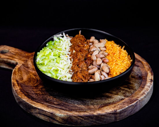 NACHOS PORK BARBACOA Bowl (salad, emmental/mozza, pulled pork, pinto beans, &amp; Mexican rice)