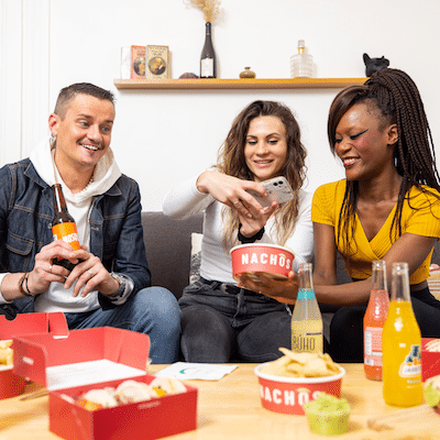 Plats mexicain Nachos à partager entre amis
